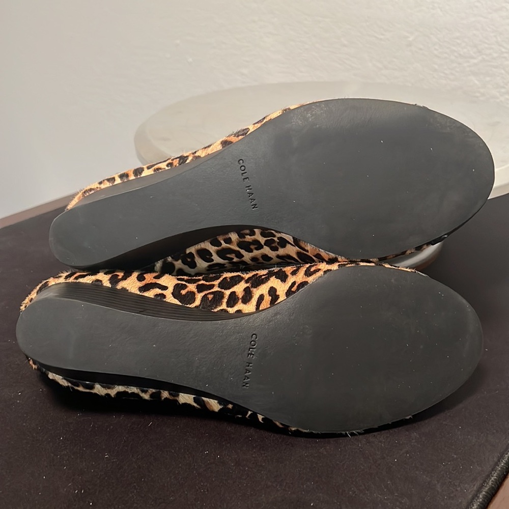 COLE HAAN Elsie Calf Hair Cap Toe Leopard Print Patent Leather Wedges 🐆 - Picture 8 of 9